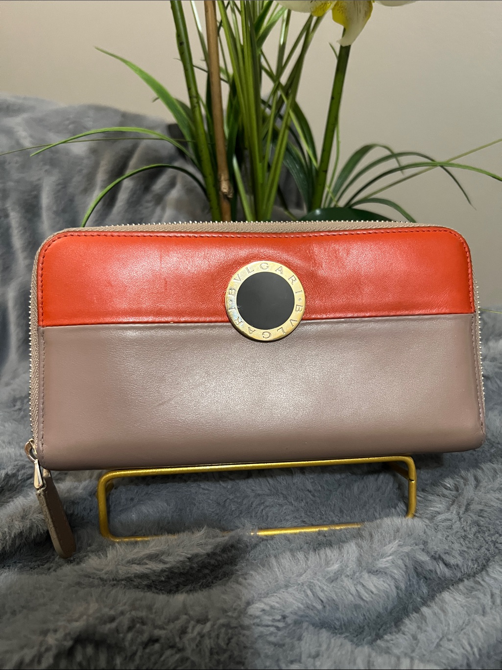 Bulgari Two-Tone Taupe Leather Zip Wallet Euc Retail $649